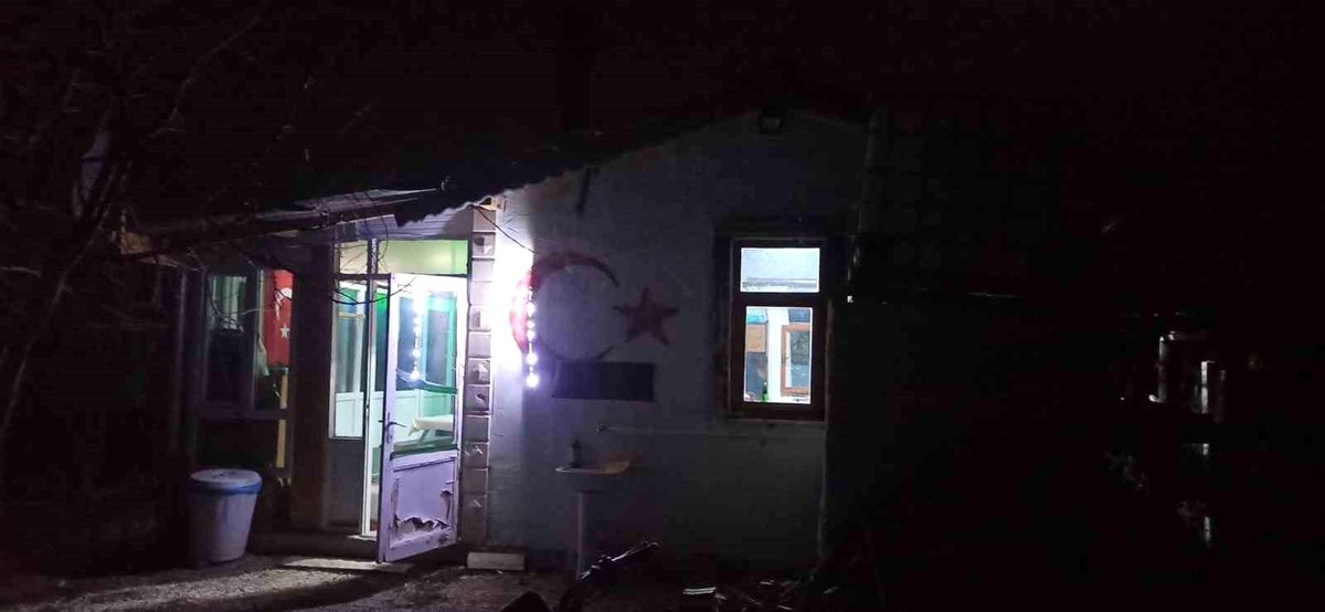 Isparta\'da asker uğurlama eğlencesinde bıçaklı kavga: 3\'ü ağır 5 yaralı