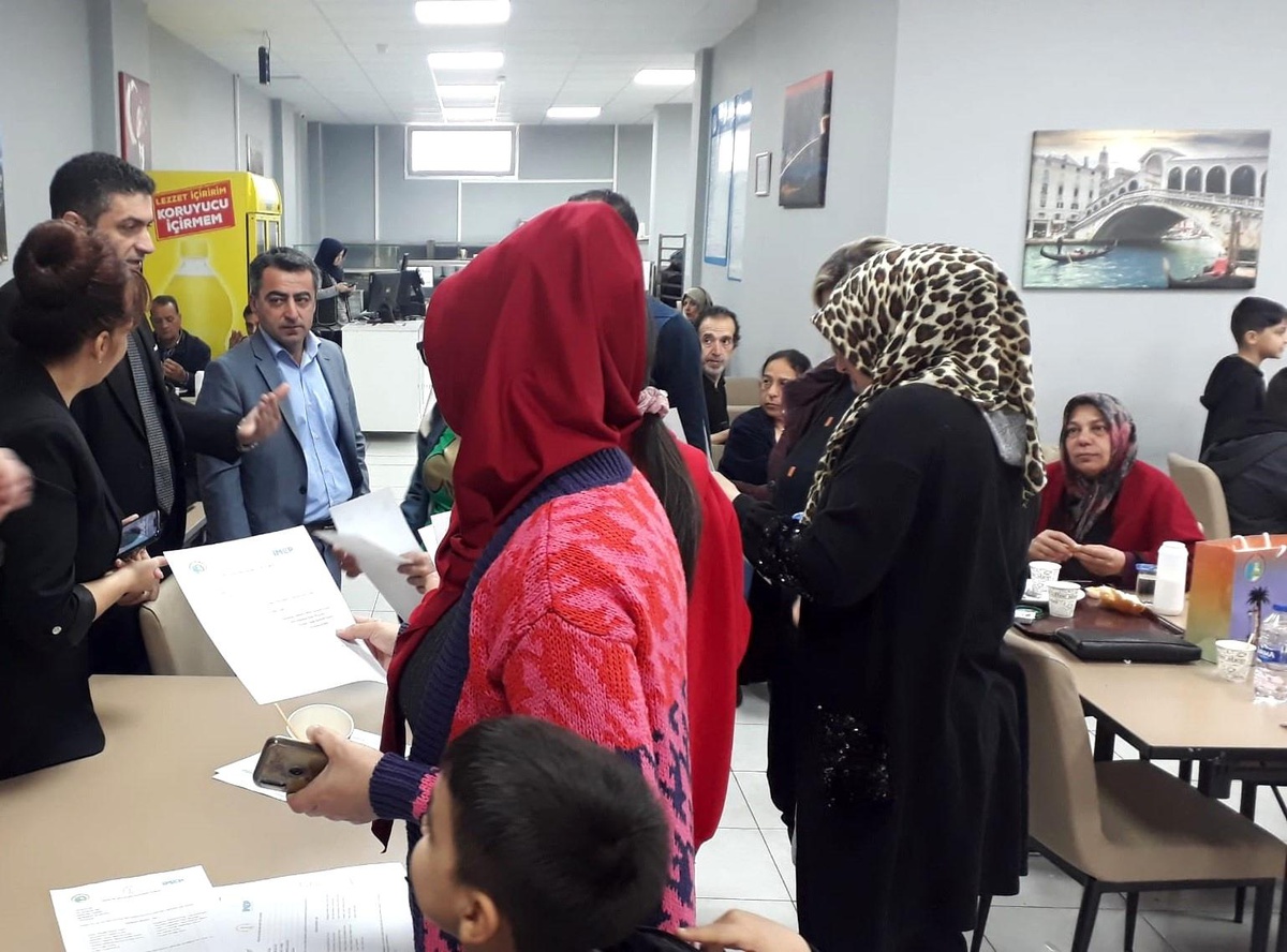 İzmir esnafı afetzedelere kol kanat gerecek: Her sektörde iş imkanı