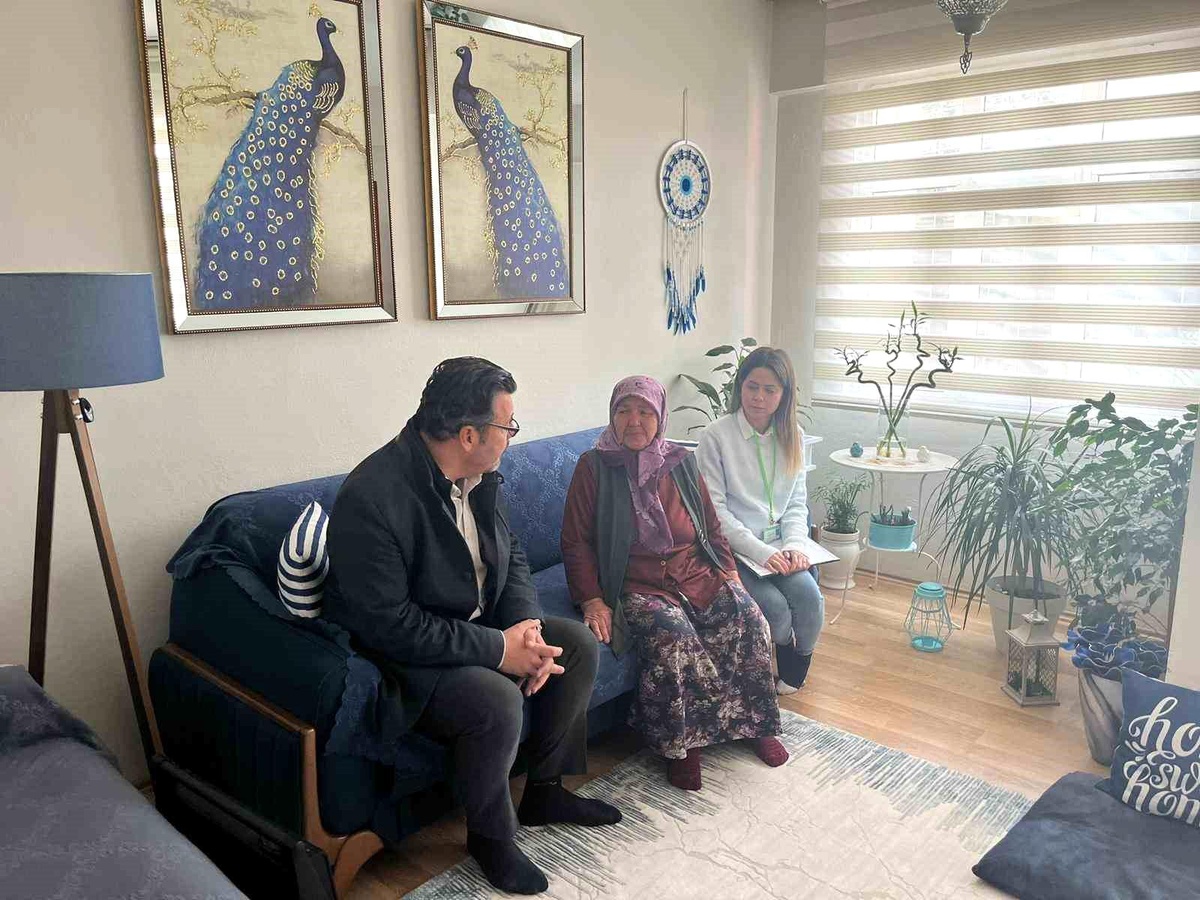 İzmit Belediyesi depremzedeleri yalnız bırakmıyor