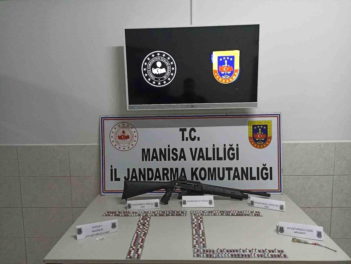 Jandarmanın \'Huzurlu sokaklar\' uygulamasında aranan 10 şahıs yakalandı