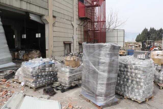 Kahramanmaraş'taki depremde hasar alan metal fabrikası çöktü! 1 ölü, 4 yaralı Kahramanmaraş'taki depremde hasar alan metal fabrikası çöktü! 1 ölü, 4 yaralı