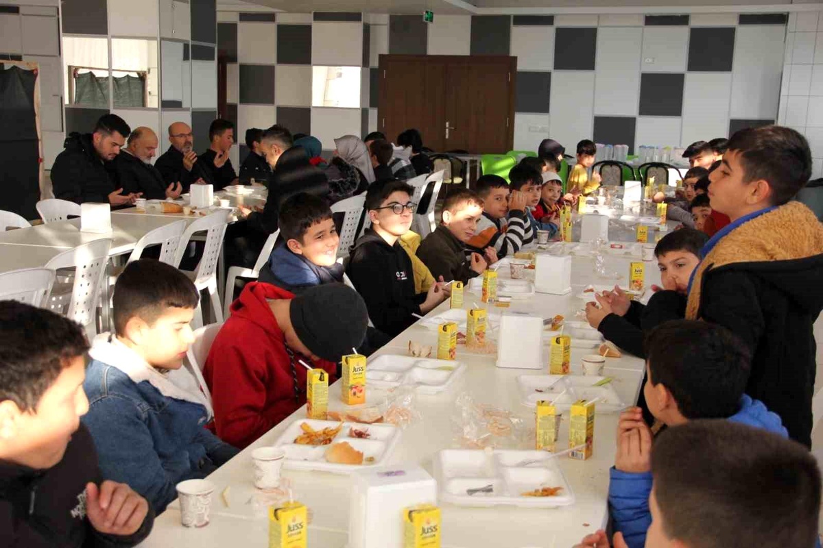 Kahramanmaraşlı 36 hafız öğrenci Bolu\'ya geldi