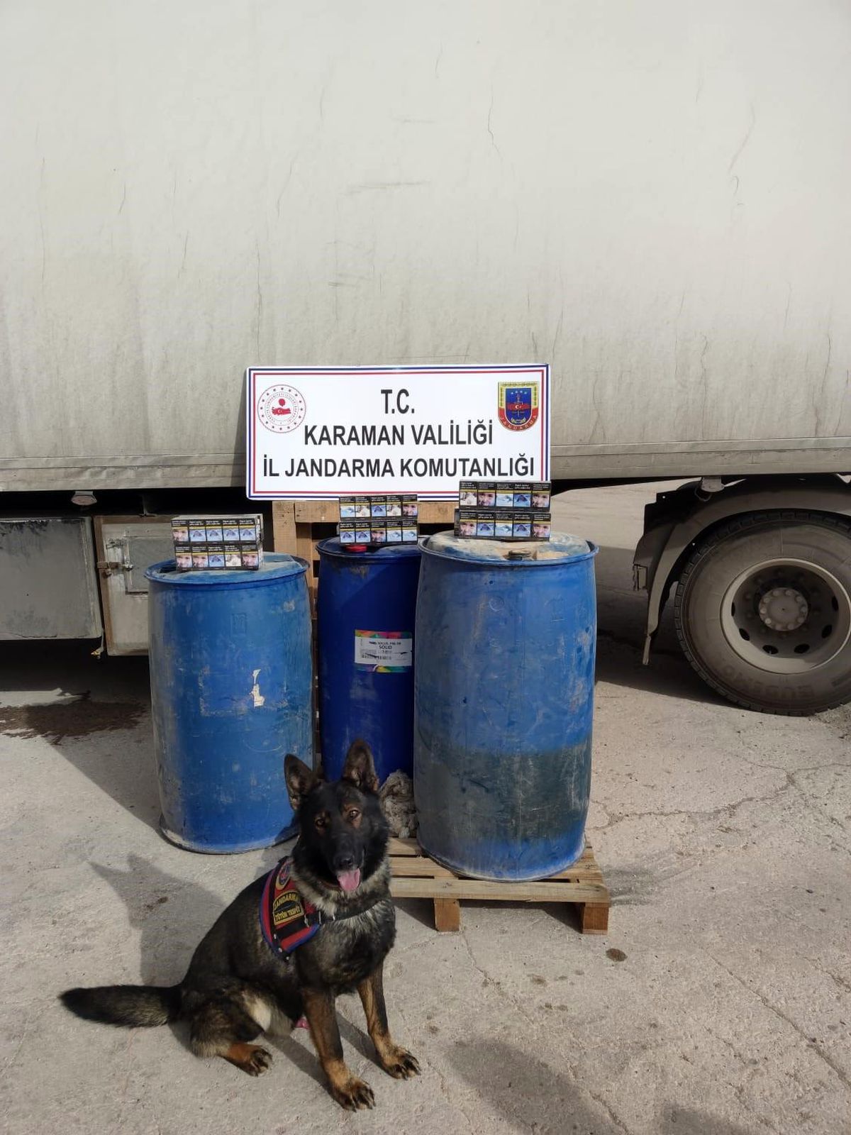 Karaman\'da durdurulan tırda kaçak sigara ve mazot ele geçirildi
