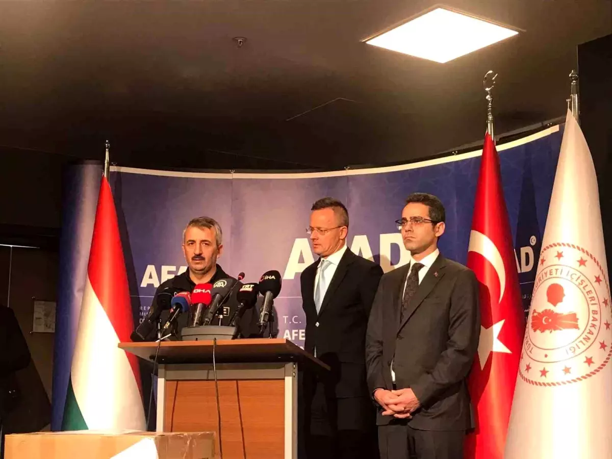 AFAD BAŞKANI VALİ YUNUS SEZER BASIN AÇIKLAMASI YAPTI