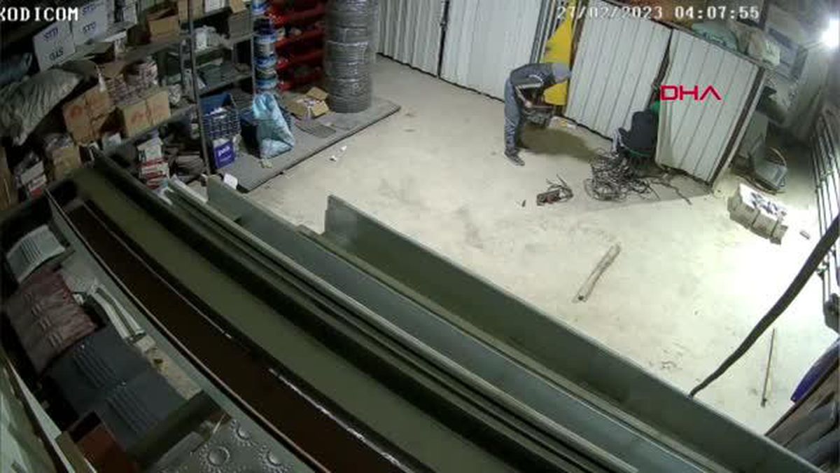 METAL KESİM ATÖLYESİNDEN 50 BİN TL'LİK MAKİNE HIRSIZLIĞI KAMERADA