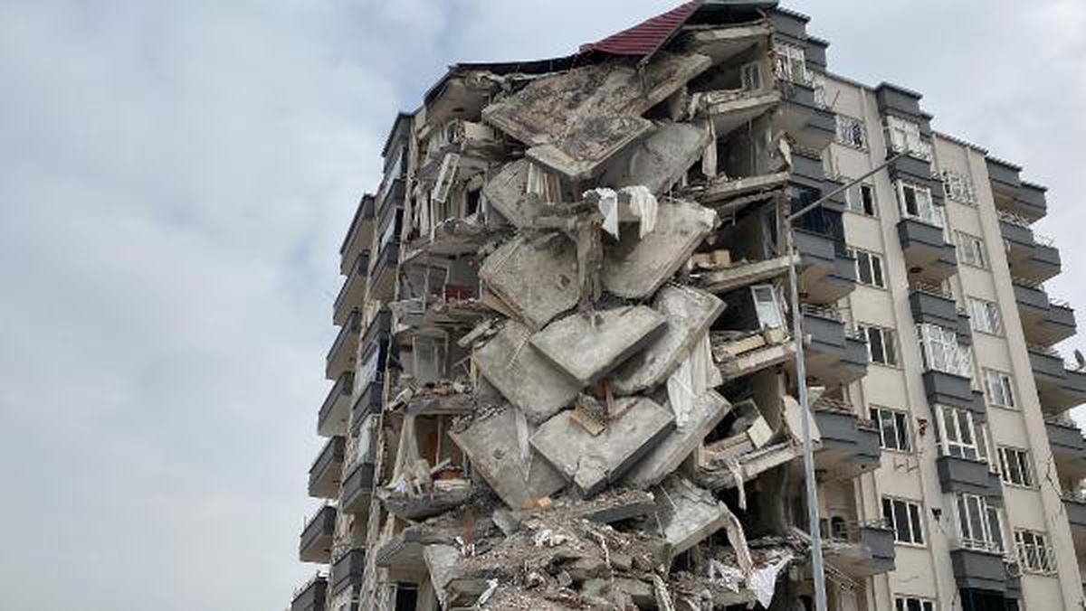 Osmaniye\'de 140 bina yıkıldı, 86 enkaz kaldırıldı