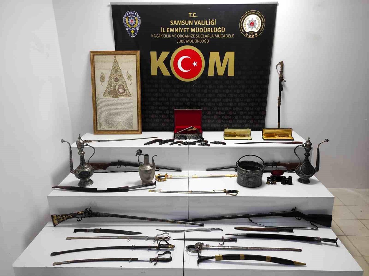 Samsun\'da tarihi eser olduğu değerlendirilen 16 kılıç ve 10 tabanca ele geçirildi