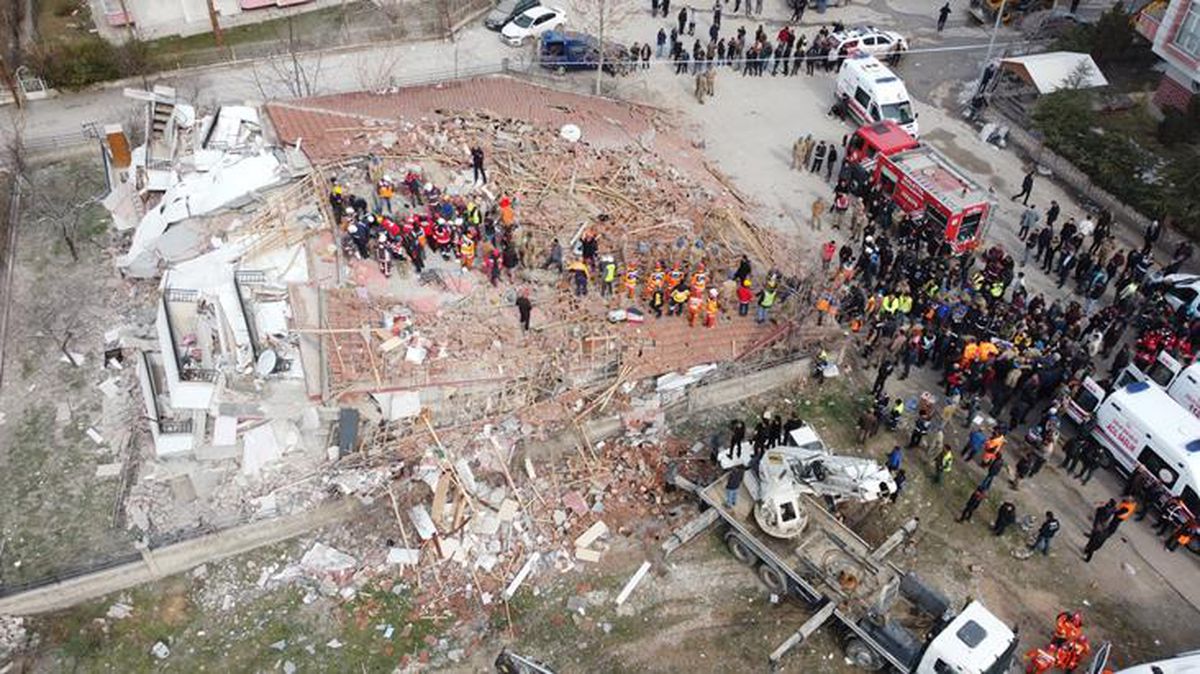 Son Dakika: Malatya'da 5.6 şiddetinde yeni deprem! Yıkım ve can kaybı var