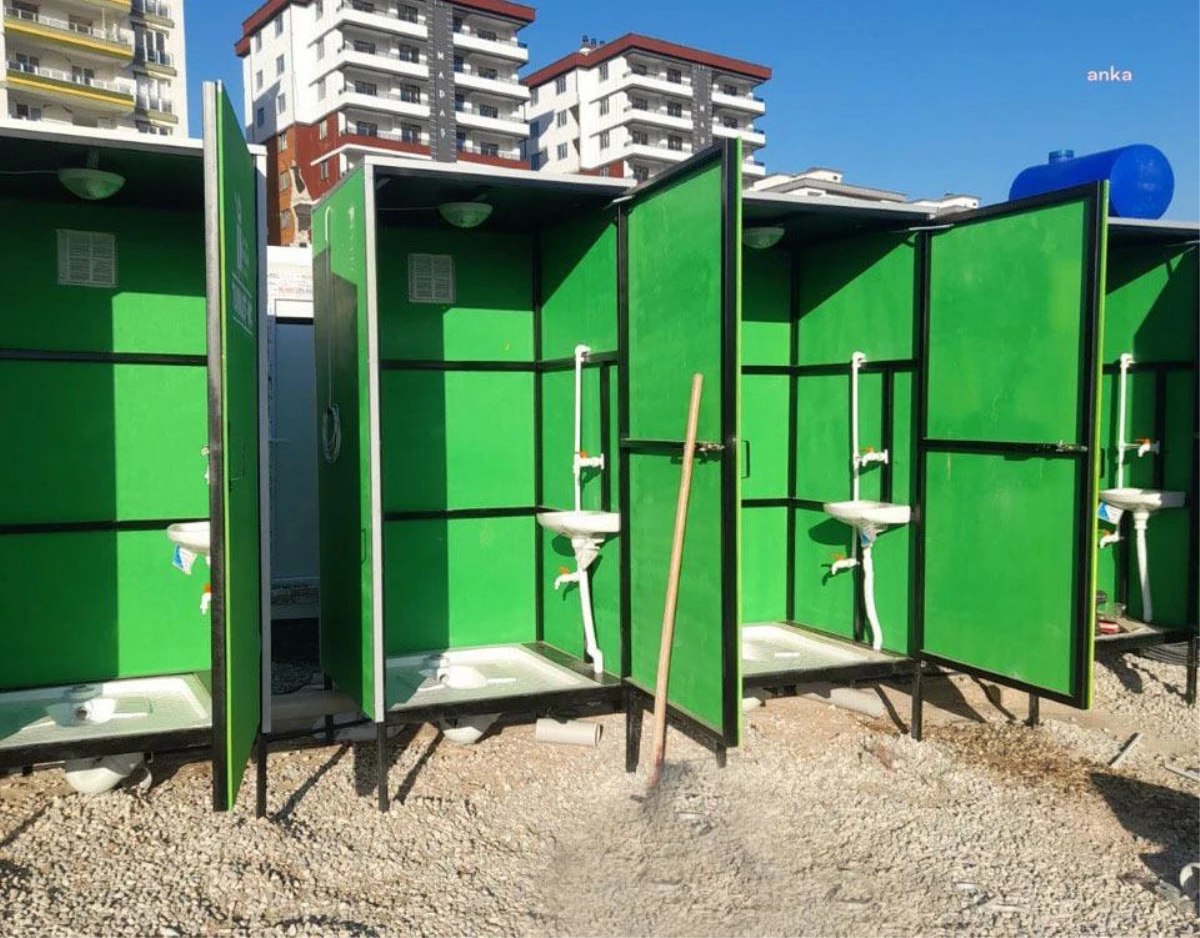 Tepebaşı Belediyesi\'nin Seyyar Tuvaletleri Kahramanmaraş\'ta Kullanıma Sunuldu