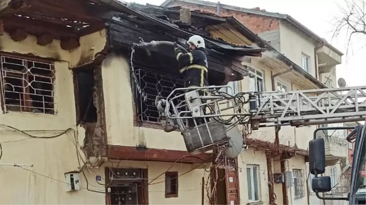 Evde çıkan yangında 3 kişi öldü, 1 kişi yaralandı