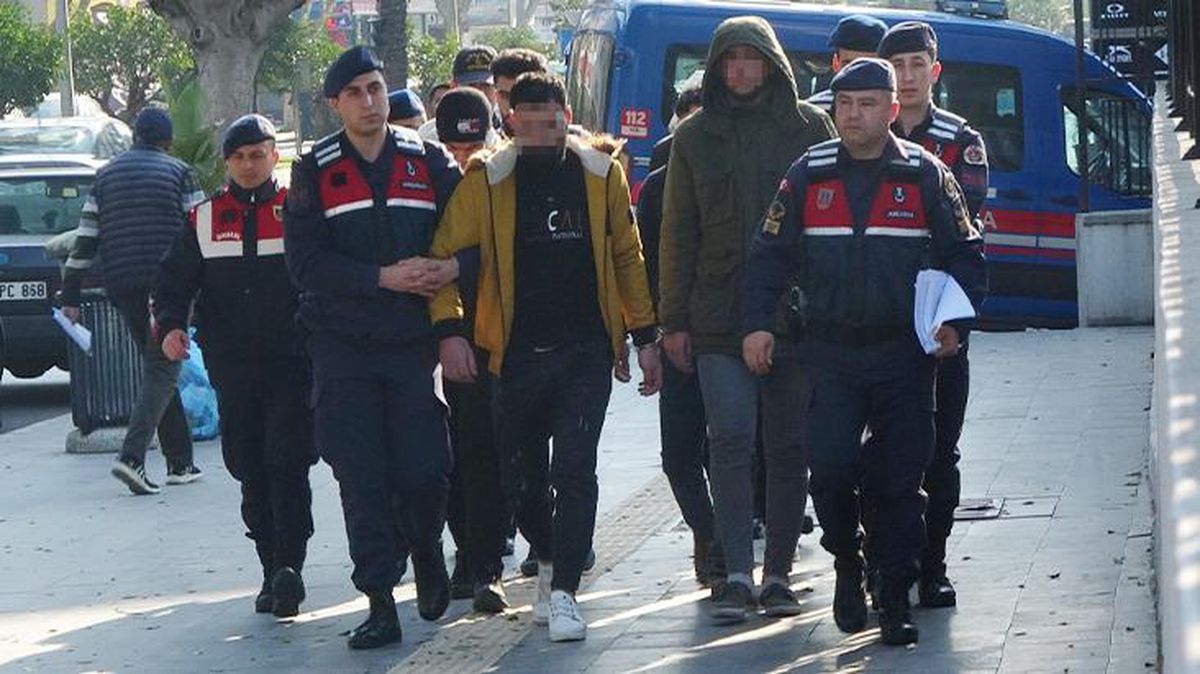 Uyuşturucuyla yakalanan şahıstan akılalmaz savunma: Depremzedeleri taşıyorum