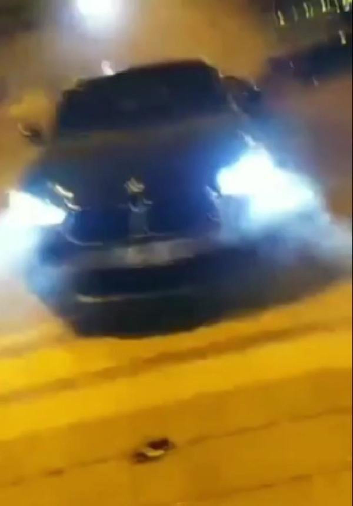 Yarışan sürücüler, otomobilleriyle 4 araca çarptı; o anlar kamerada