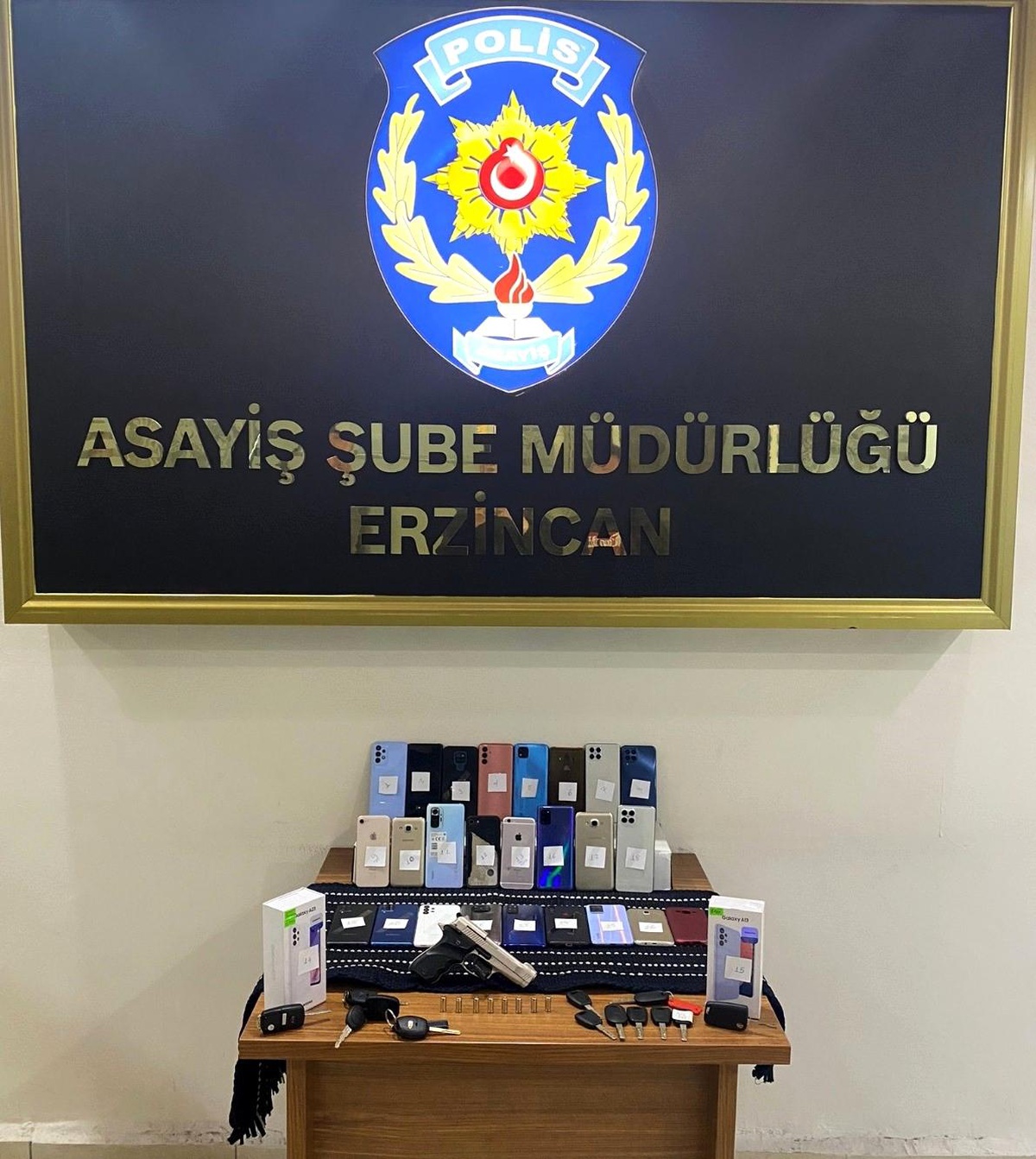 4 işyerini soyan hırsızlık zanlısı tutuklandı