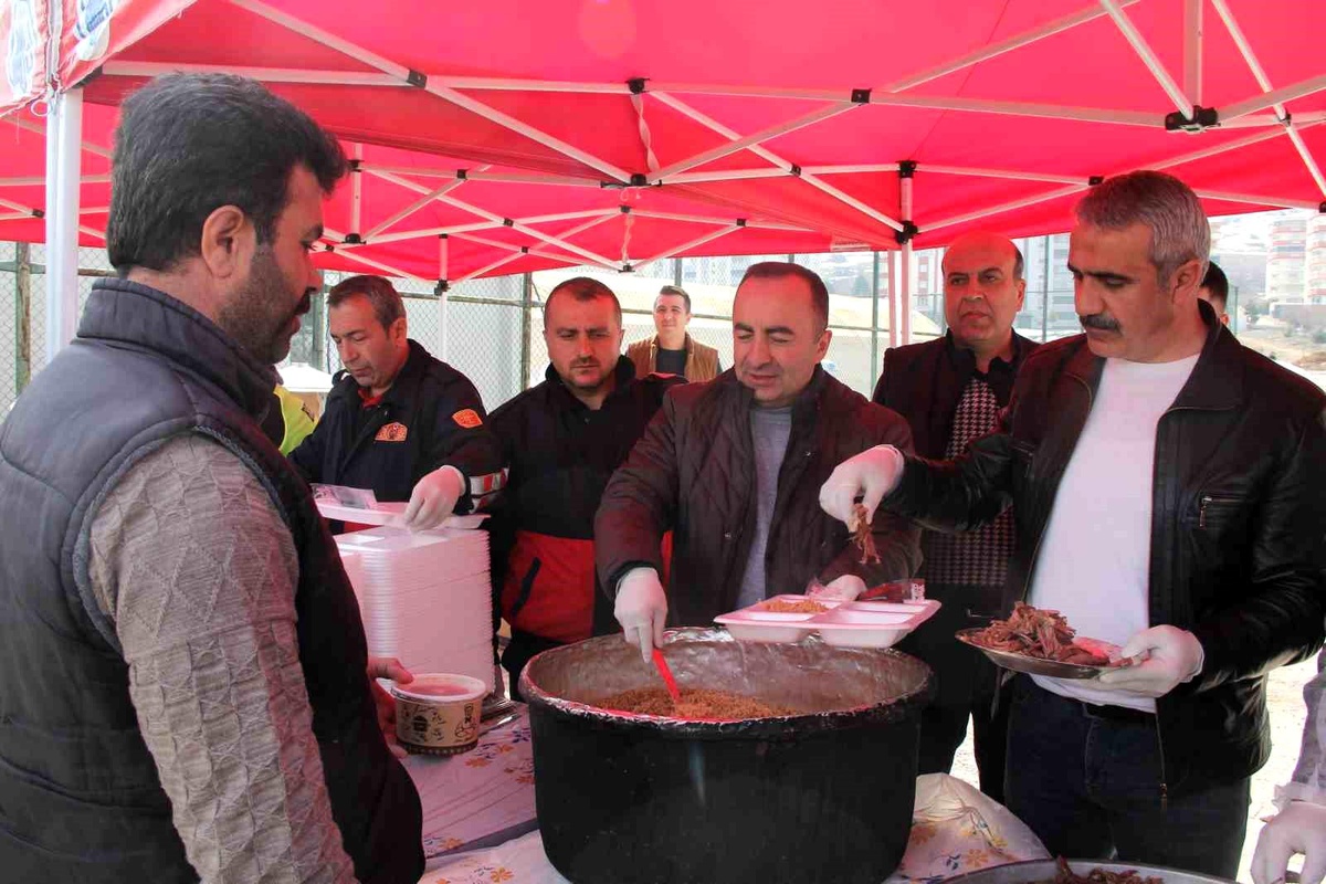 500 yıllık saray yemeği bu kez depremzedeler için hazırlandı