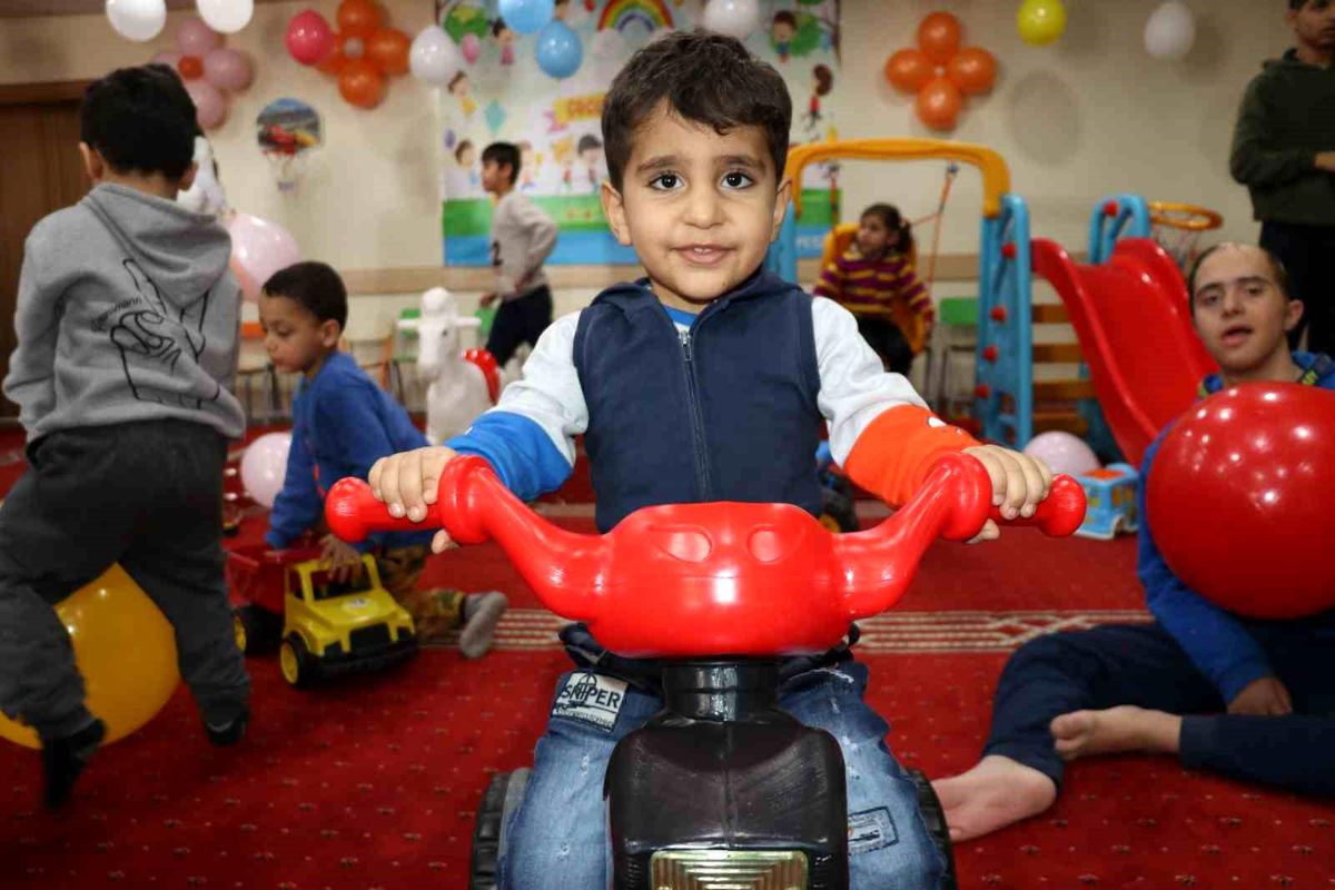 Başkan Akman: 'Acıları bizim acımızdır'