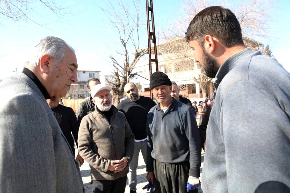 Başkan Çolakbayrakdar: "Kardeş belediye Türkoğlu için tüm imkanlarımızı sefer ettik"