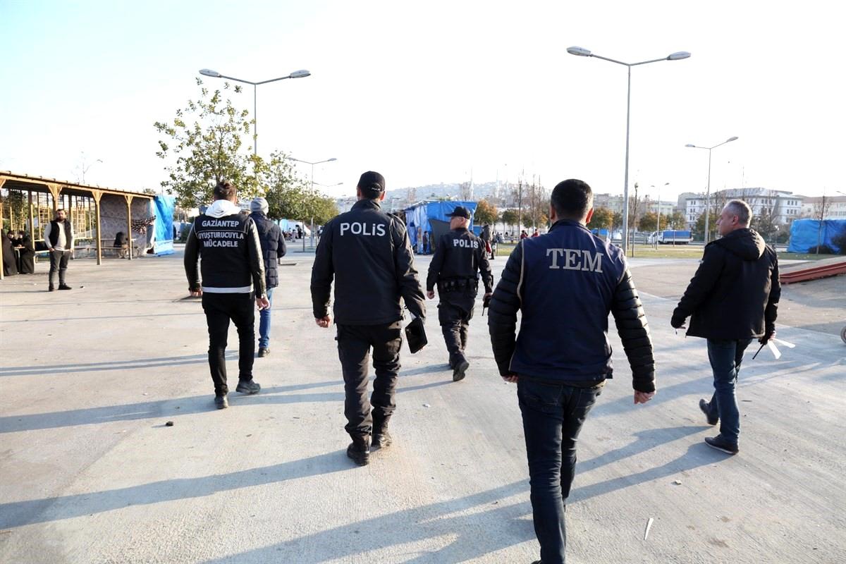EGM: "Toplamda 33 bin 594 personel ve 249 dedektör köpeği ile genel asayiş ve narkotik uygulaması gerçekleştirildi"