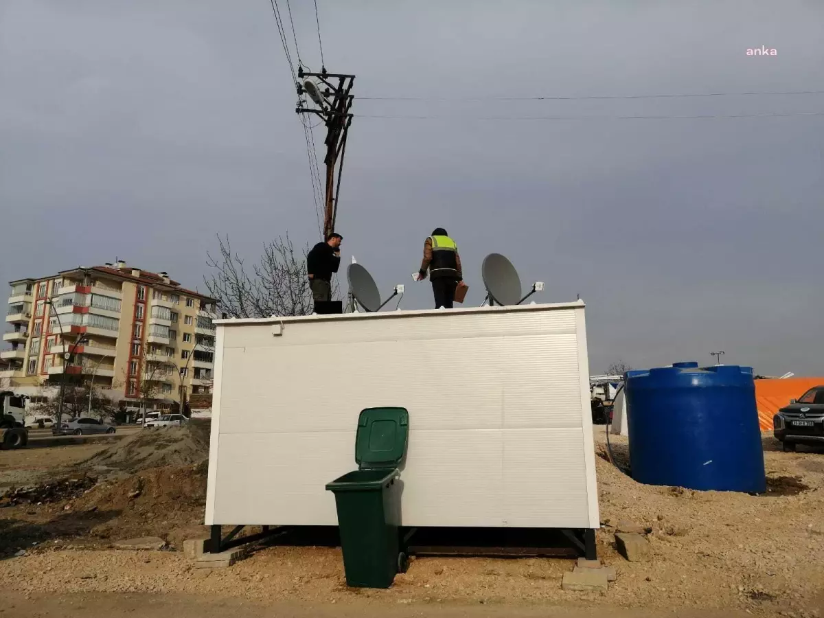 Eskişehir Büyükşehir Ekiplerinden Afet Bölgesinde Ücretsiz İnternet