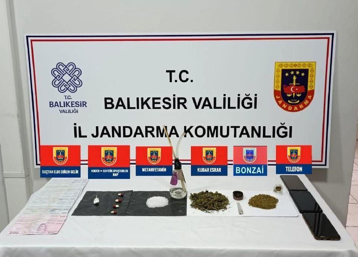 Gönen\'de uyuşturucu operasyonunda 4 kişi yakalandı