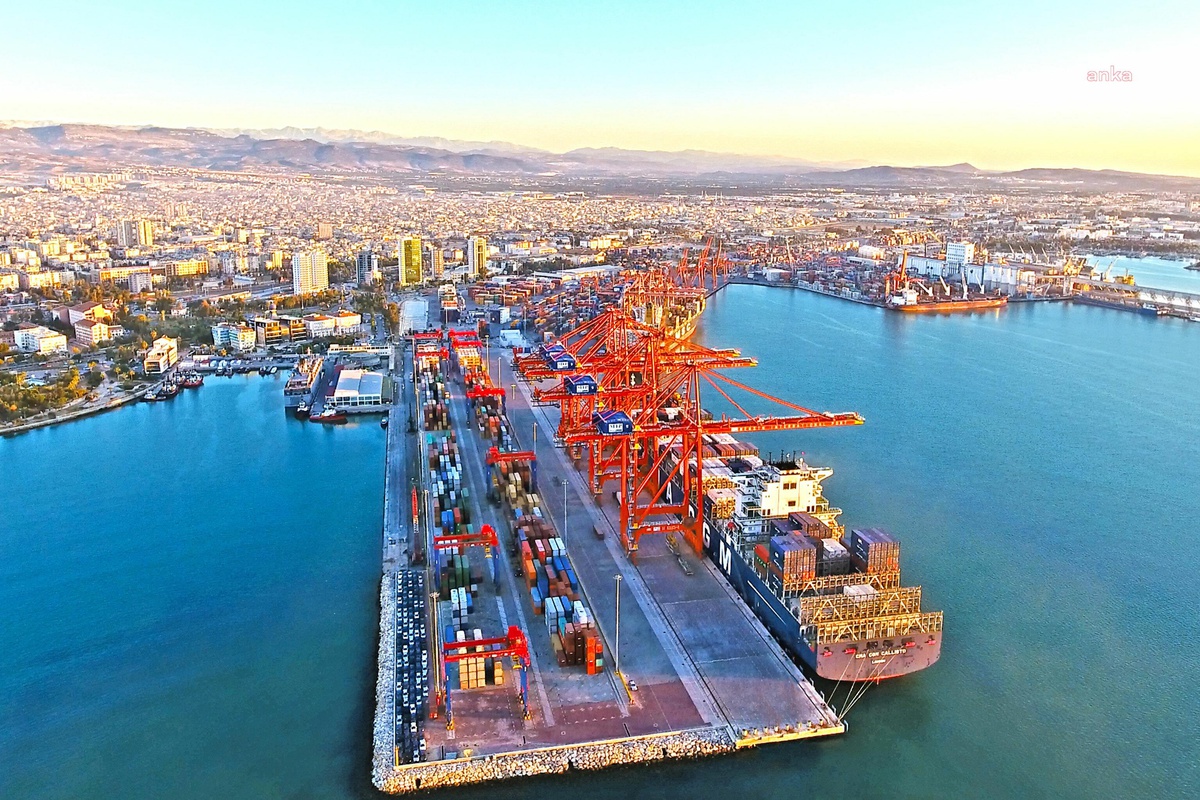 İnsani Yardım Taşıyan ABD Deniz Kuvvetleri\'ne Ait Uss Hershel Wıllıams Gemisi Bugün Mersin Limanı\'na Ulaşacak