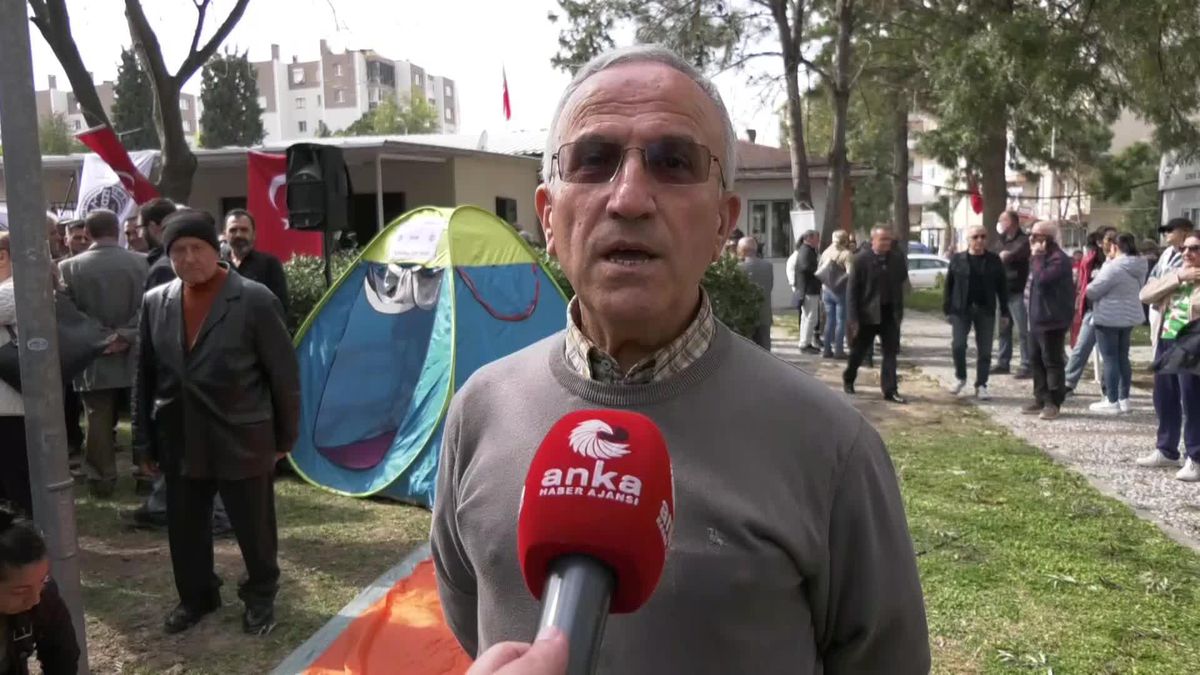İzmirli Depremzedeler Cumhurbaşkanı'na Seslendi: '2 Buçuk Yıldır Bizim Binalarımızı Tamamlamak İçin Ne Yaptı? Bizi Mağdur Duruma Soktu'