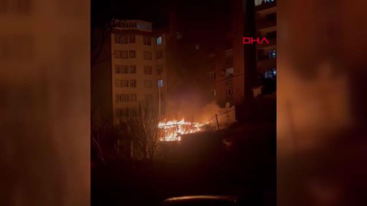KAĞITHANE'DE GECEKONDU ALEV ALEV YANDI