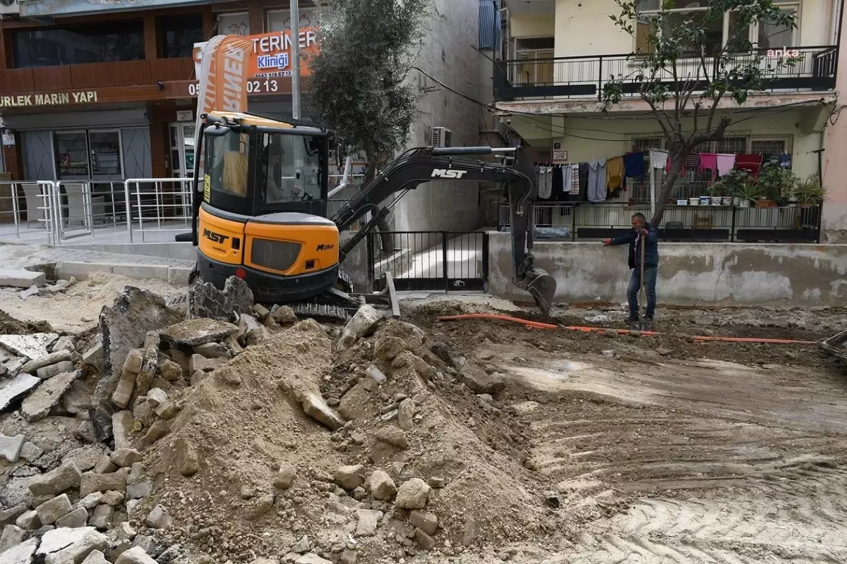 Kuşadası Belediyesi Cumhuriyet Mahallesi\'nin 7 Sokağını Yeniledi