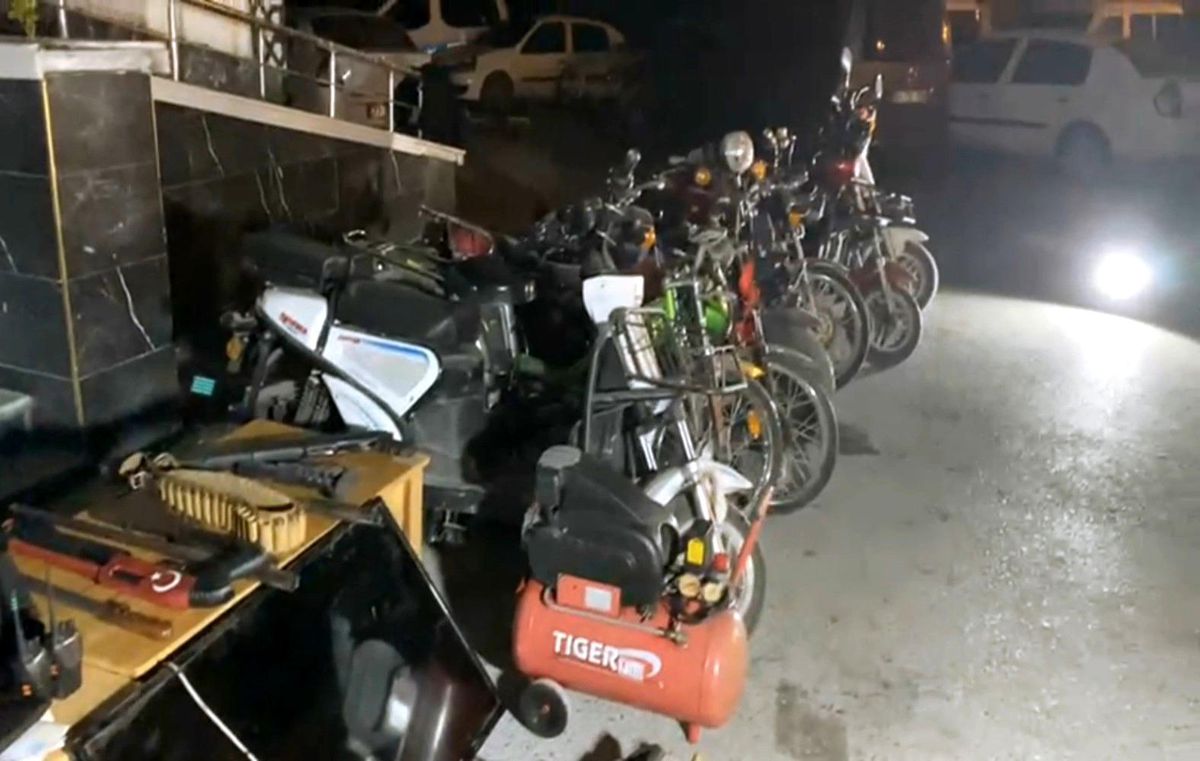 Mersin polisinden suç şebekesine operasyon, gizli oda ortaya çıktı: 5 gözaltı