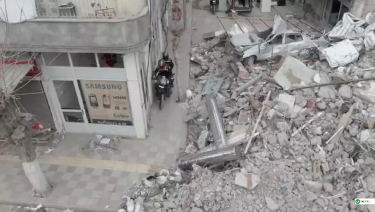 MOTOSİKLETLİ TİMLERİN TAKİBİYLE HIRSIZLIK ŞÜPHELİLERİN YAKALANMASI, DRON KAMERASINDA