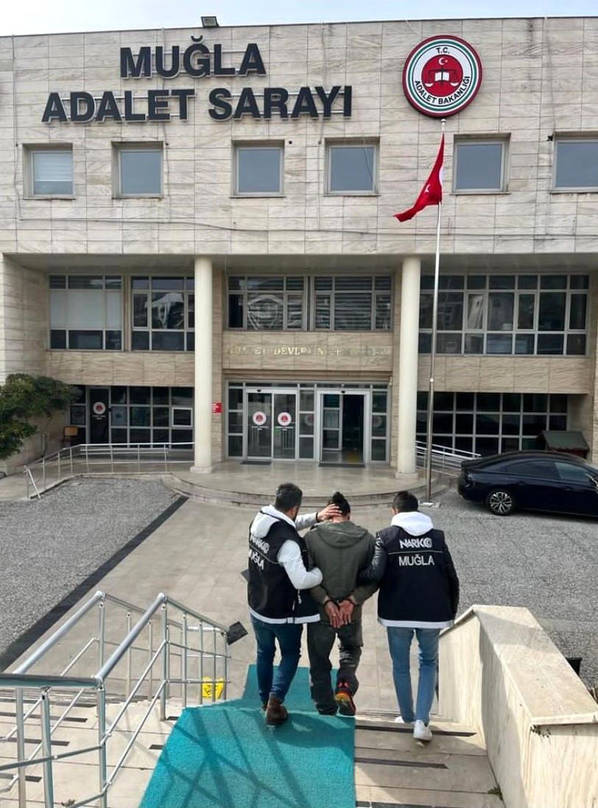 Yolcu otobüsünde uyuşturucu madde ile yakalanan şahıs tutuklandı