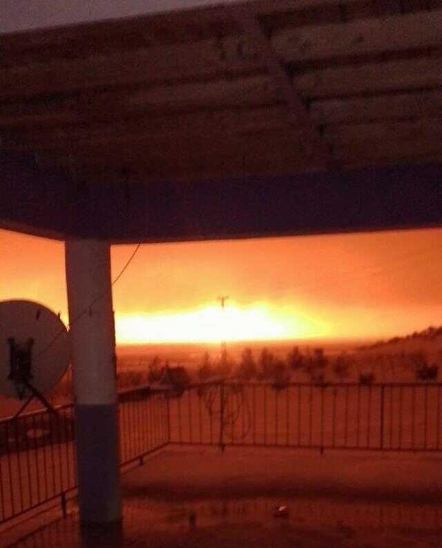 7.7'lik deprem sırasında hayrete düşüren görüntü! İki gölden alevler yükseldi