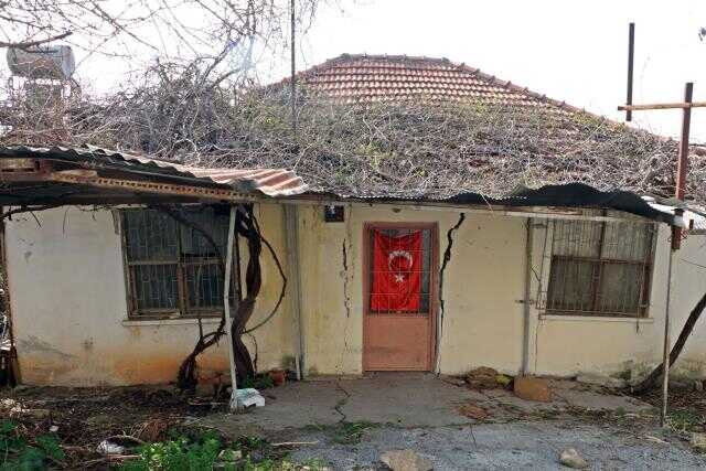 Antalya'da eğik evlerde diken üstünde yaşam Antalya'da eğik evlerde diken üstünde yaşam