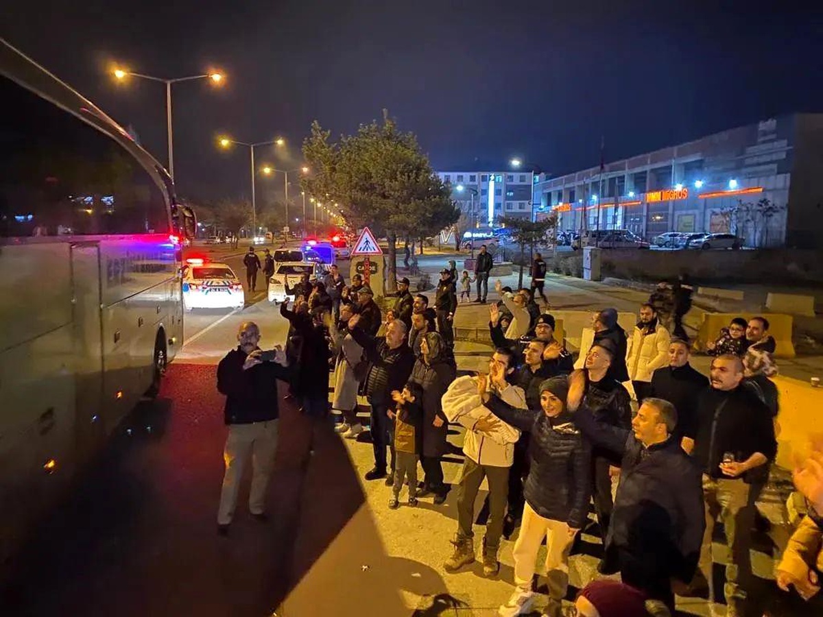 Bekçiler Erzincan\'dan deprem bölgesine uğurlandı