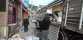 Depremzedelerin ısınması için odun gönderdiler