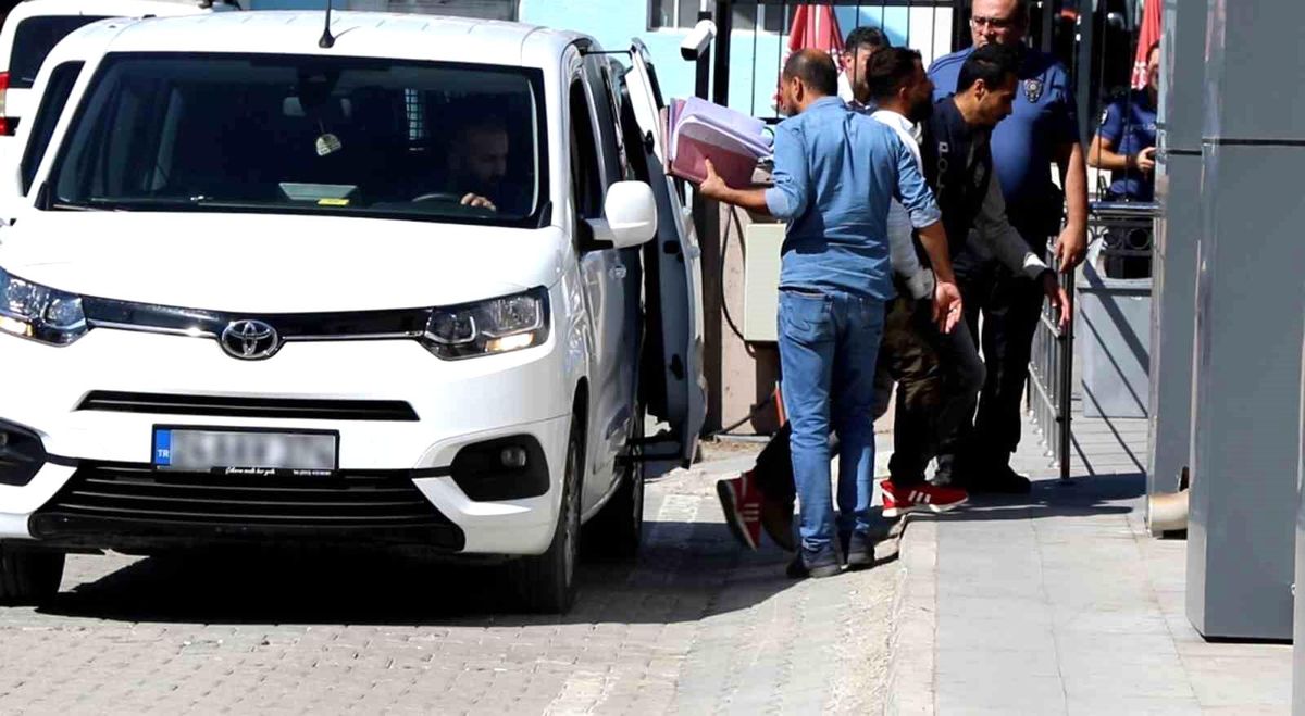 Eşini 22 bıçak darbesiyle öldüren sanık ağırlaştırılmış müebbet hapis cezasına çarptırıldı