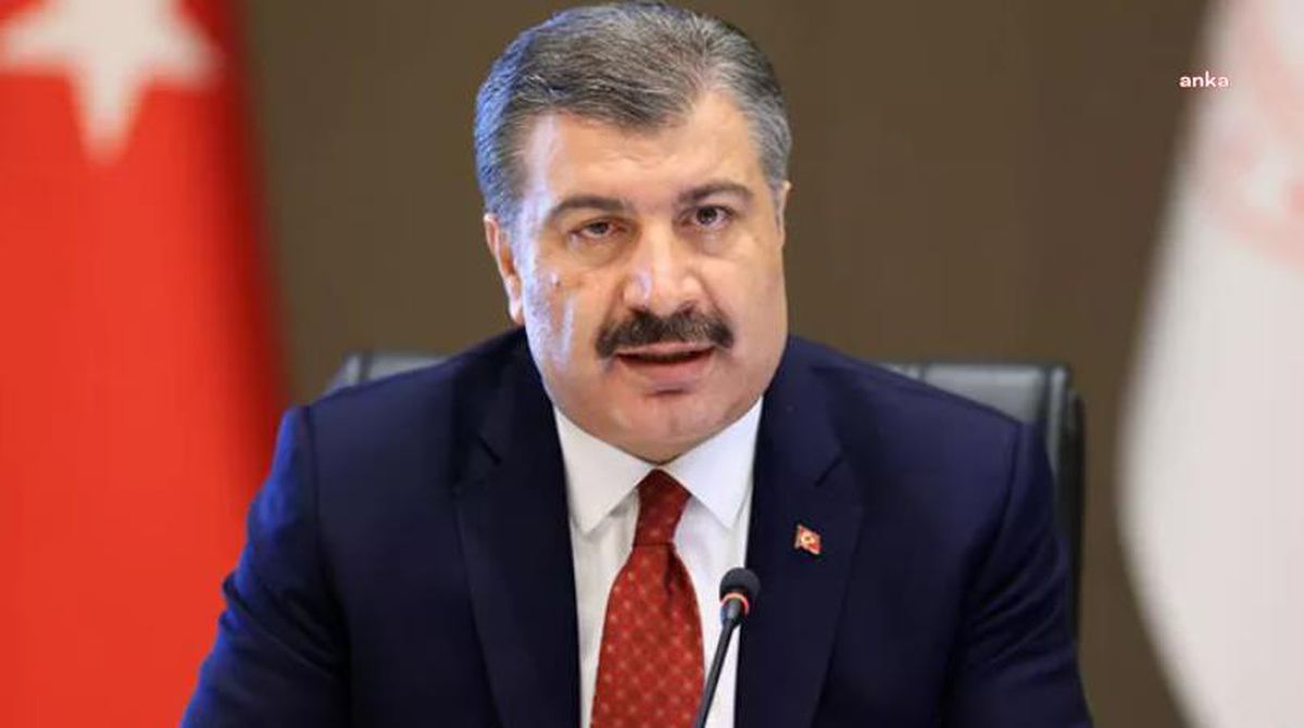 Fahrettin Koca, Sosyal Medya Hesabından 2 Gün Önce Paylaştığı Video İçin Özür Diledi: 'Videodaki İletişim Sorununu Fark Edecek Dikkati Gösteremedim'