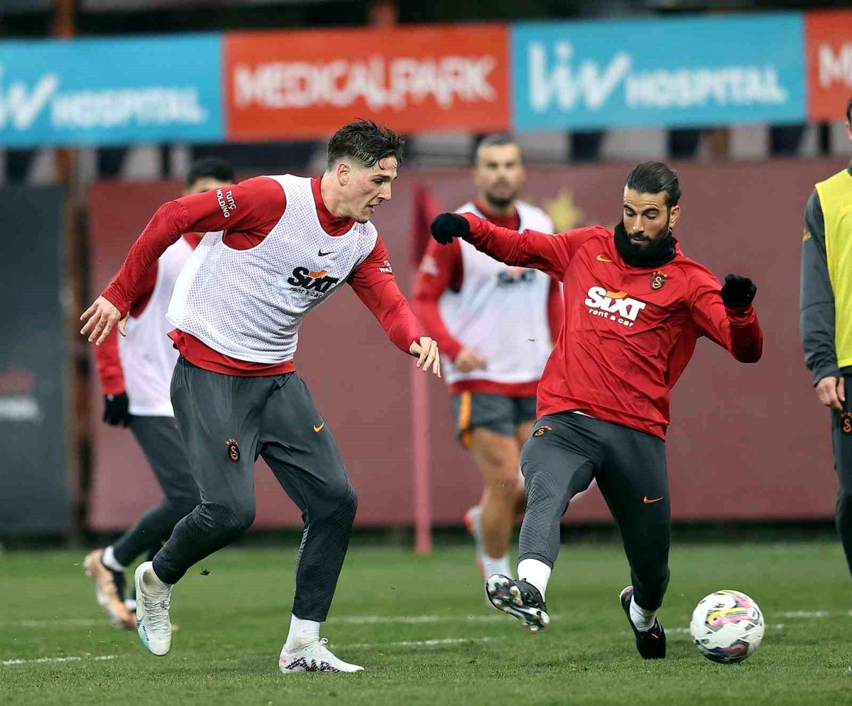 Galatasaray, hazırlıklarına devam ediyor