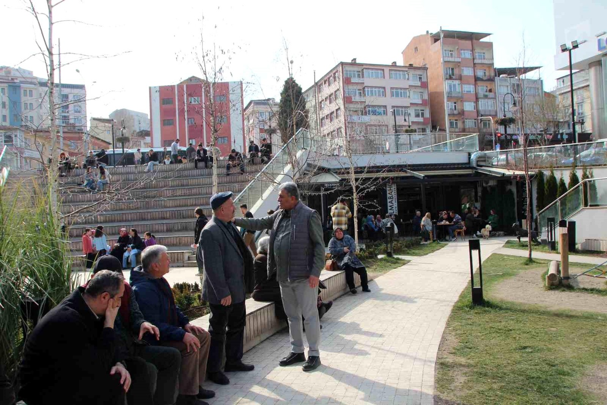Güzel havayı gören Bilecikliler parklara akın etti