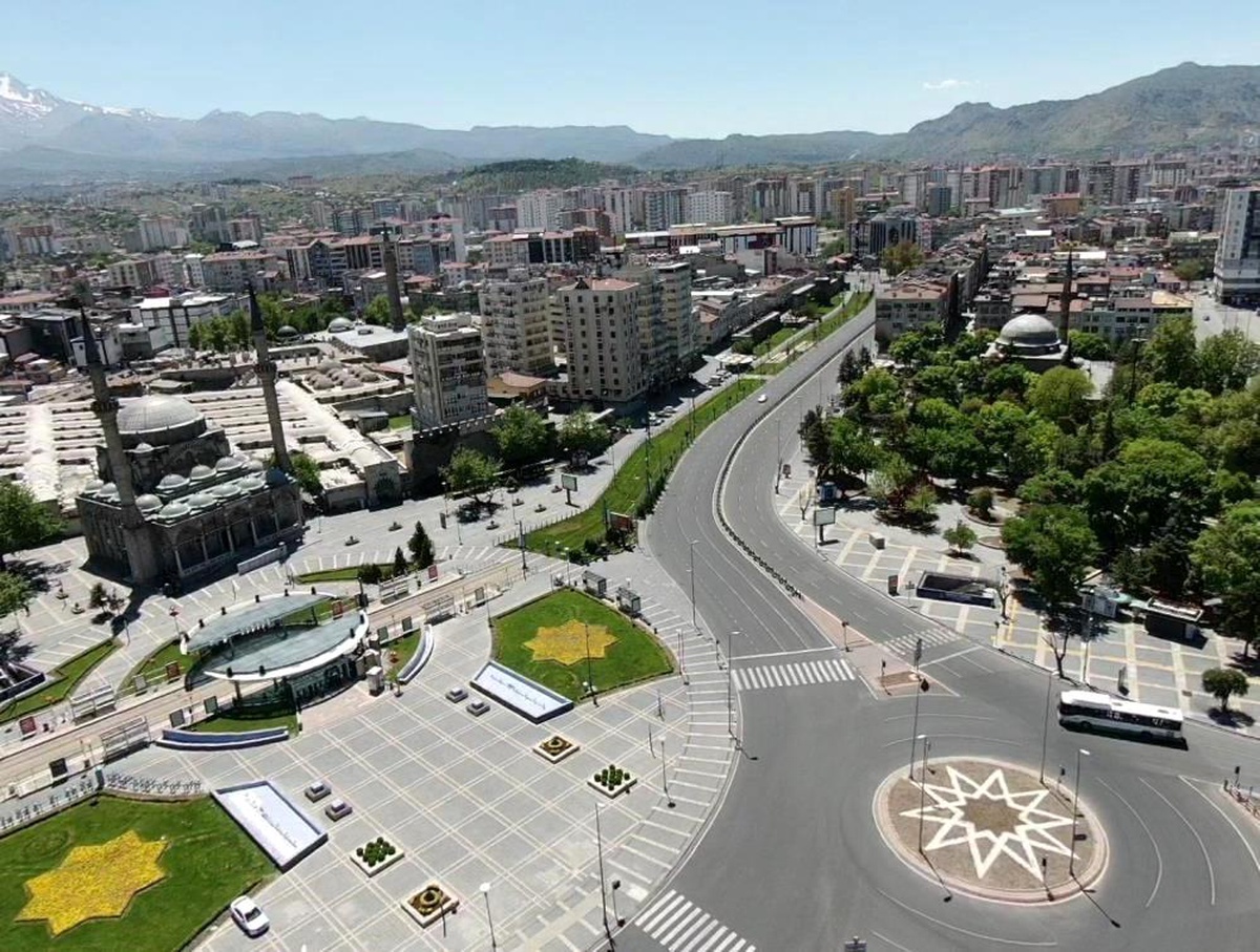 Kayseri\'de 3 büyüklüğünde deprem