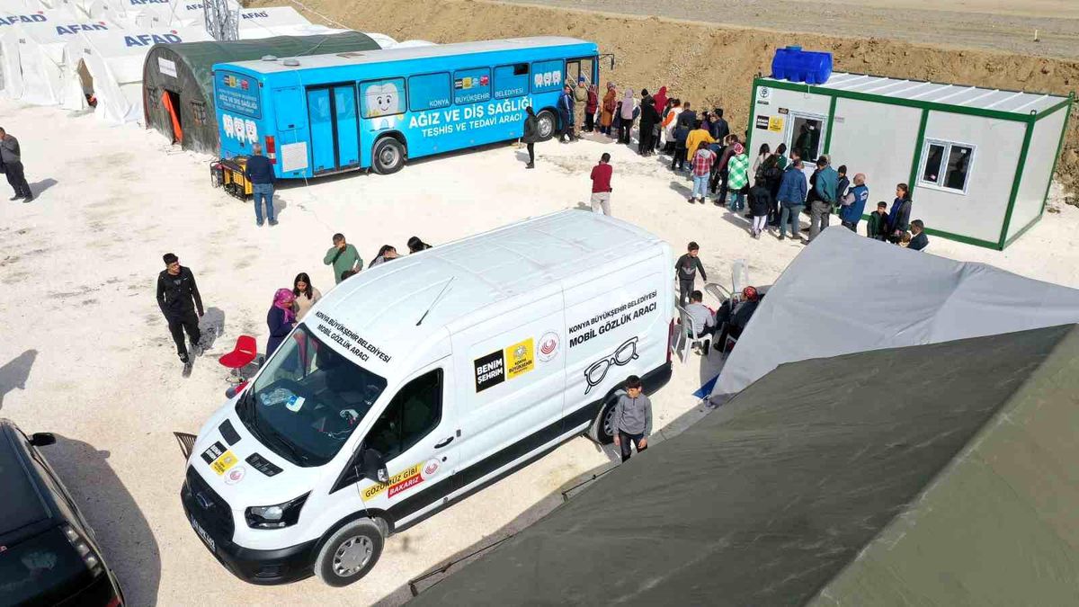 "Konya Mobil Gözlük Aracı" Hataylı depremzedelere hizmet veriyor