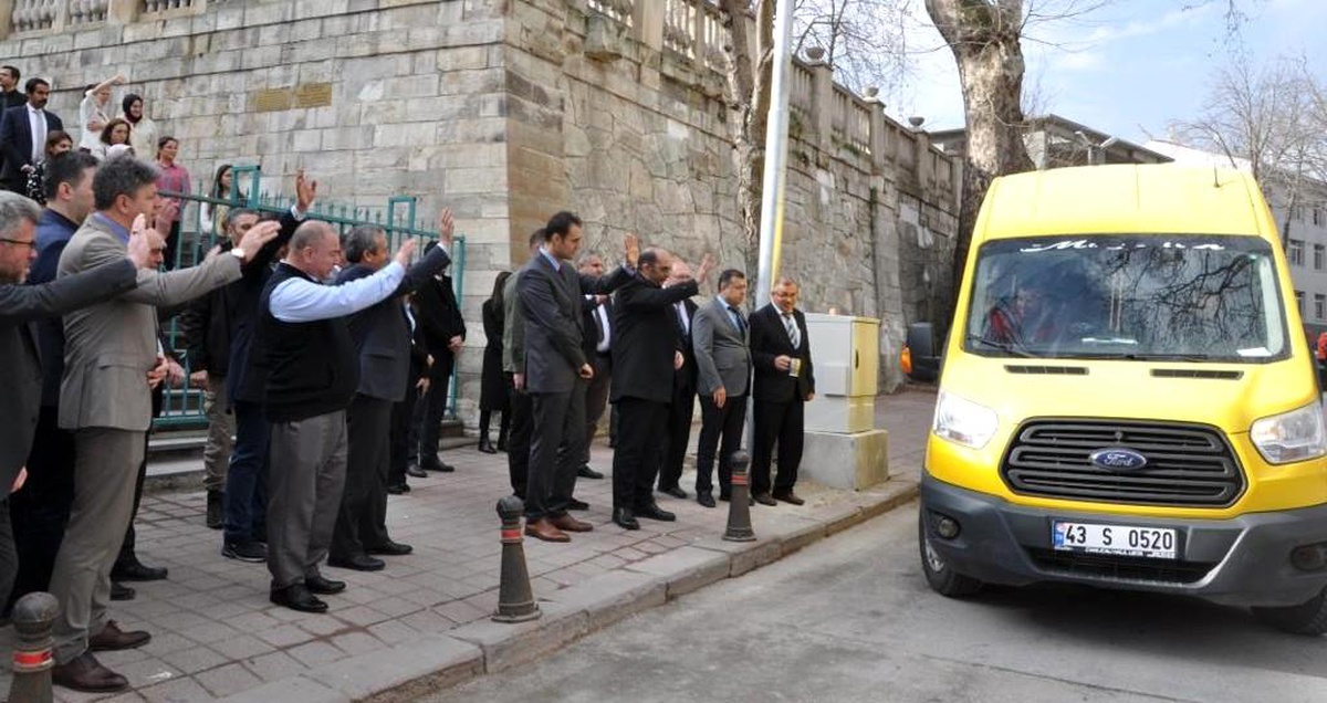Kütahya Adliyesi, 12 kişilik personelini adli hizmetlerin devam etmesi için bölgeye gönderdi