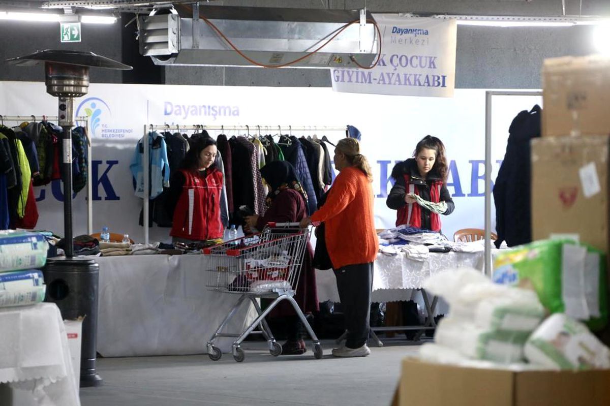 Merkezefendi\'de 3 bin 697 depremzede Dayanışma Merkezi\'nden yararlandı