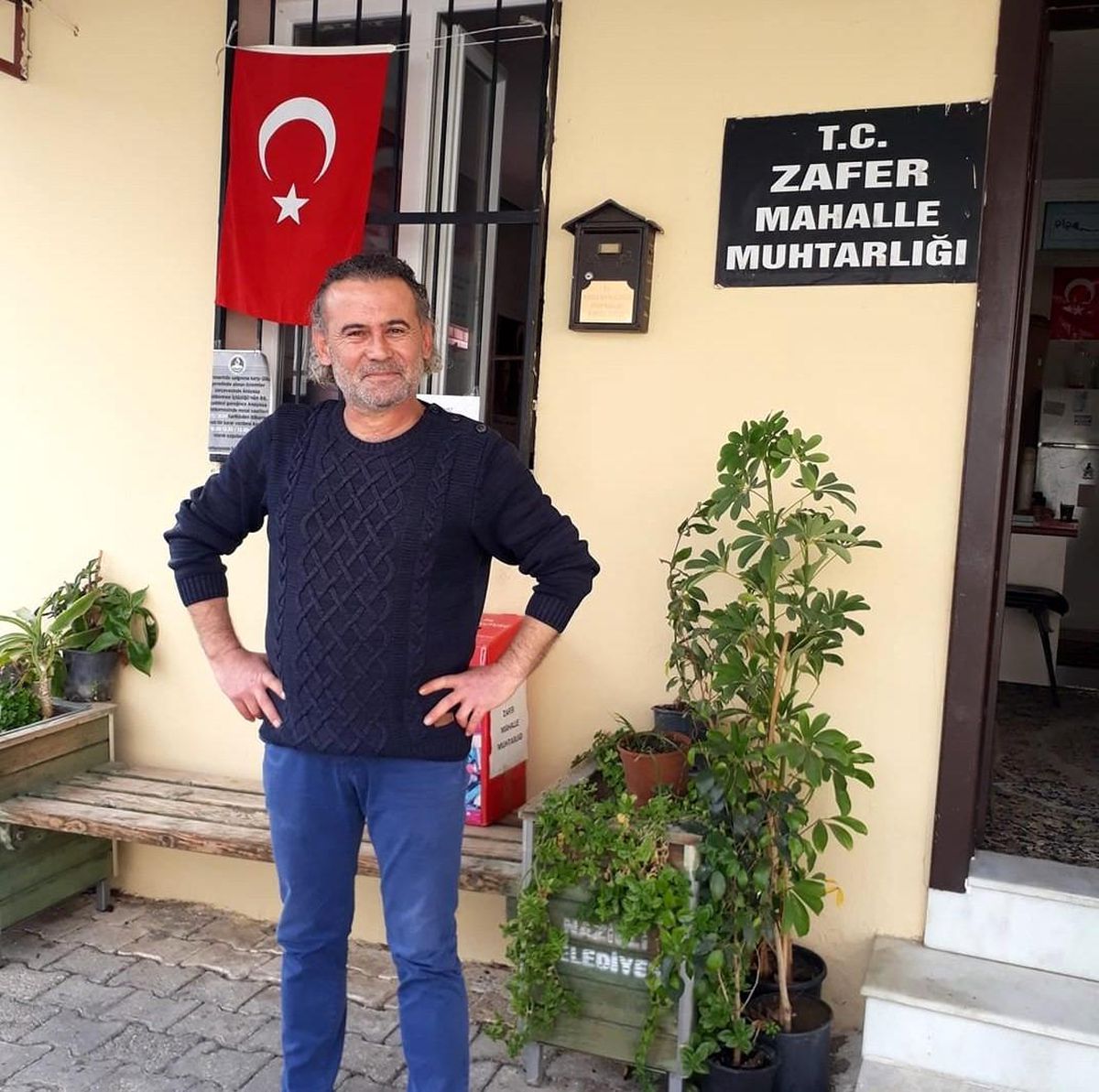 Nazilli\'de hayırsever vatandaştan depremzedelere ekmek desteği