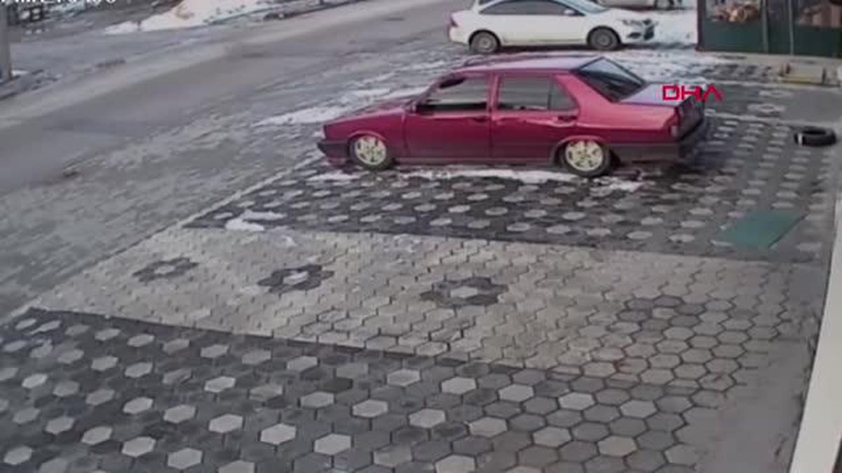 OTOMOBİLİN ÇARPTIĞI BERAT, 12 GÜN SONRA YAŞAMINI YİTİRDİ
