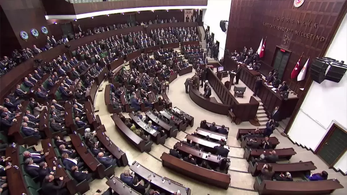 Recep Tayyip Erdoğan: Herkes Şahittir Ki Var Gücümüzle ve Olabilecek En Hızlı Şekilde Depremzede Vatandaşlarımızın Yardımına Koştuk