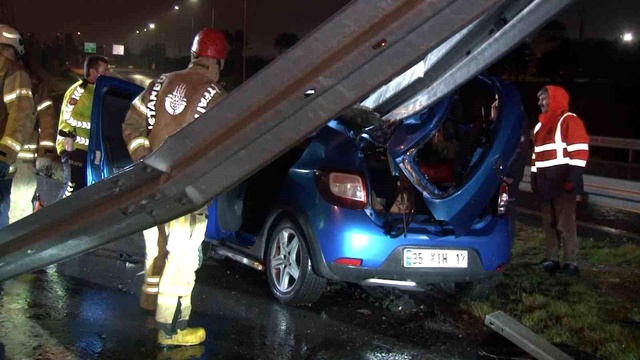 TEM Otoyolu'nda otomobil bariyere girdi: 1 ölü