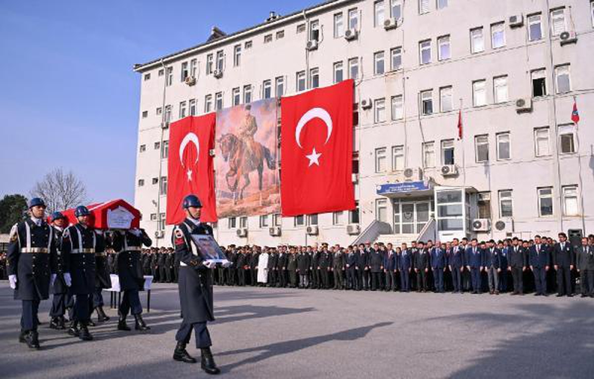 Trafik kazasında ağır yaralanan karakol komutanı şehit oldu
