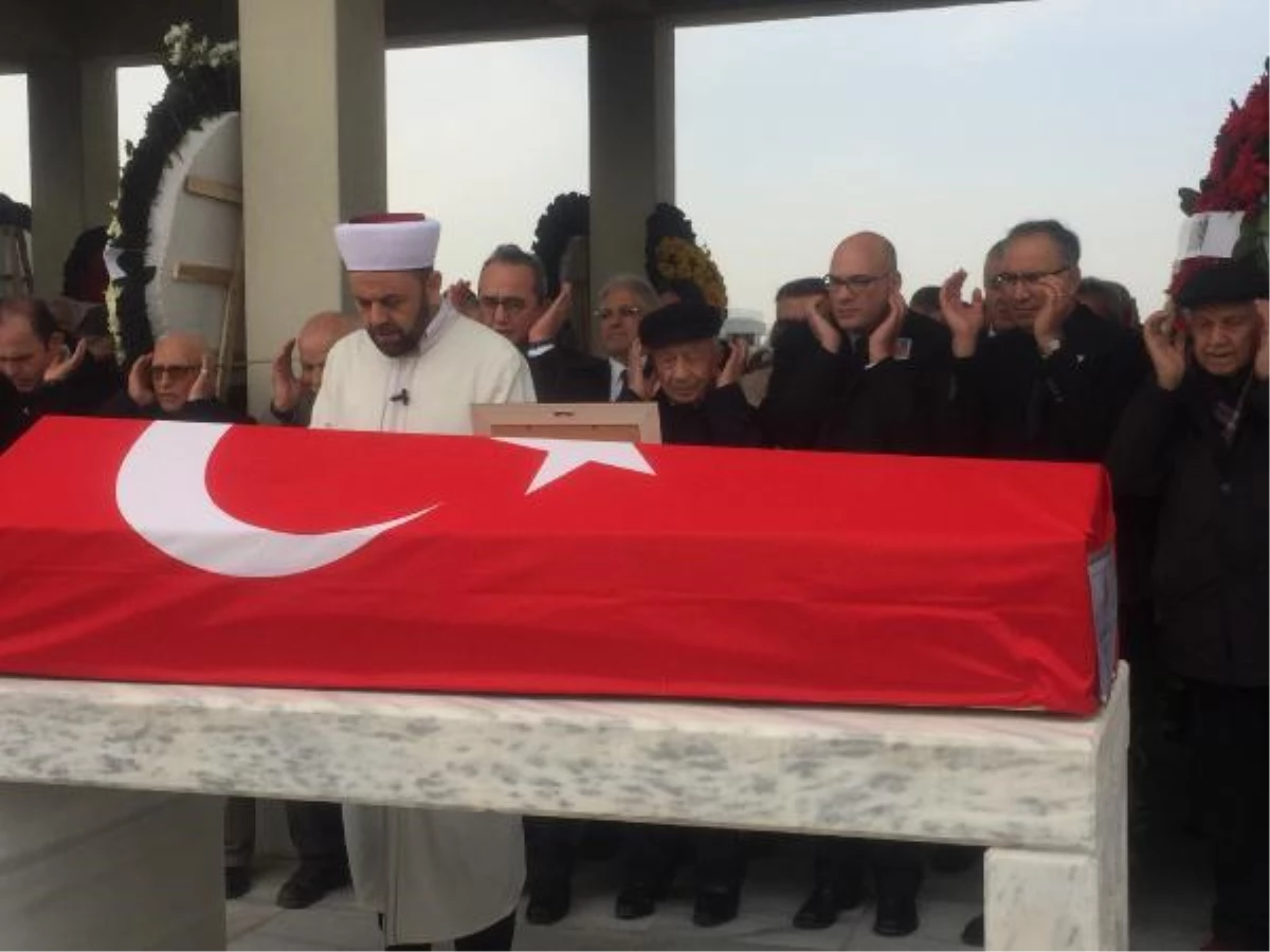 Yargıtay Onursal Cumhuriyet Başsavcısı Kanadoğlu için cenaze töreni