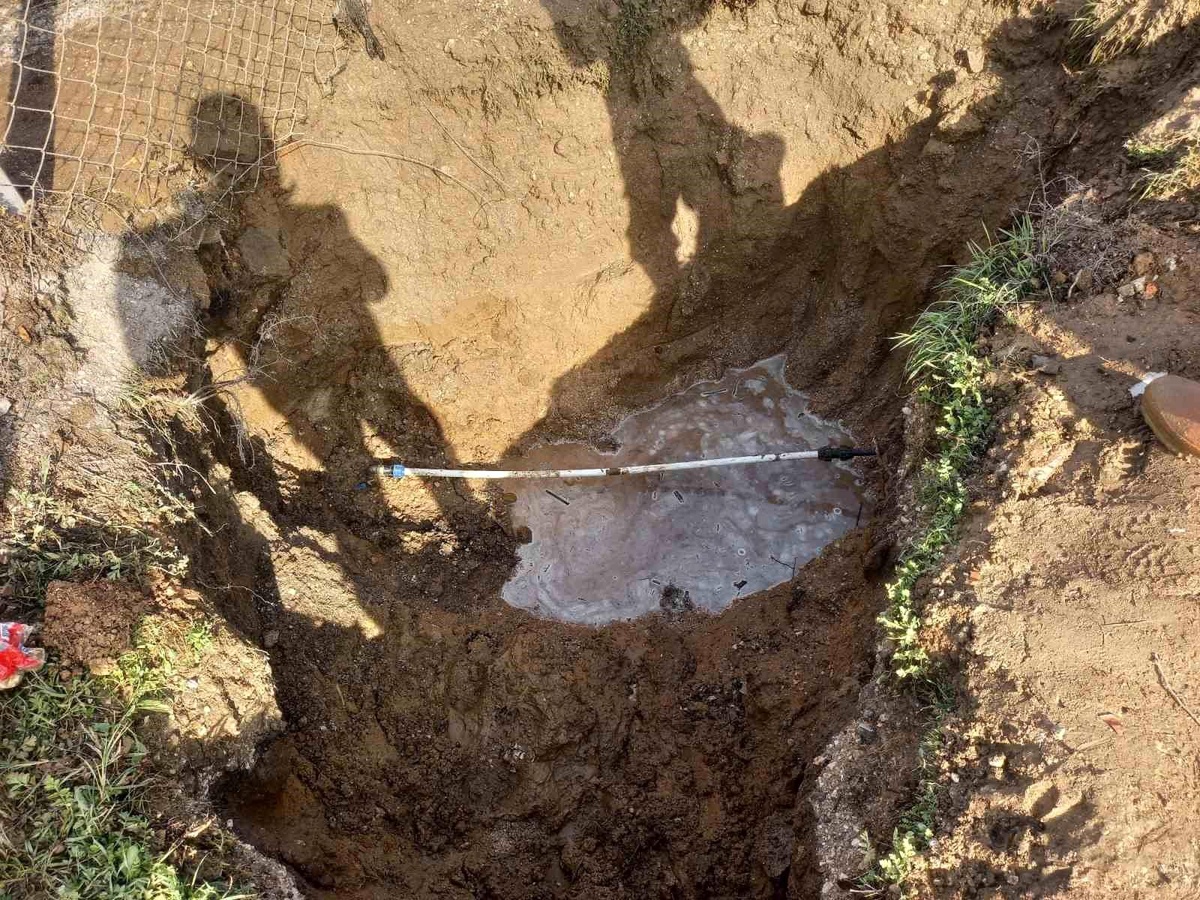Afyon ekibi deprem bölgesinde su şebekeleri için çalışıyor