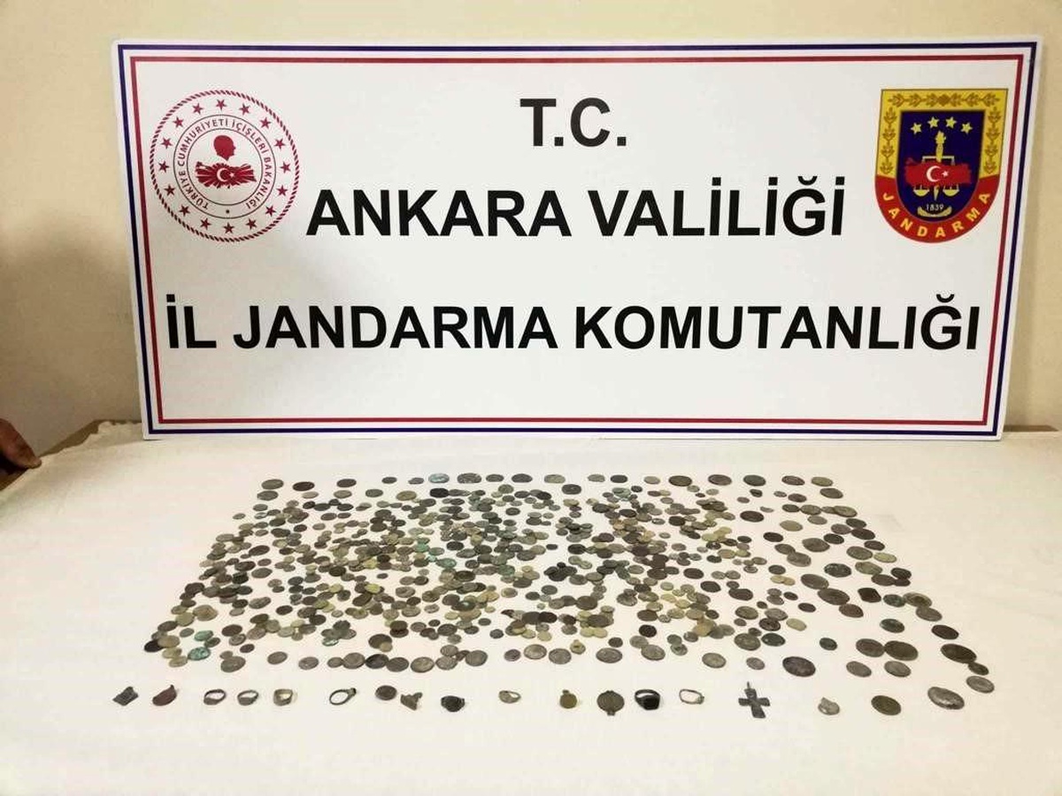 Başkentte farklı dönemlere ait 680 adet sikke ele geçirildi